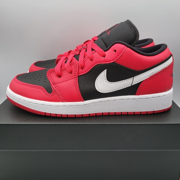 black white very berry jordan 1